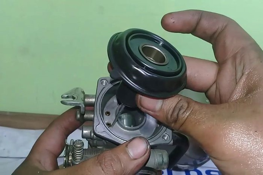 Ciri-ciri Setelan Karburator Terlalu Irit. Tips Serial Honda: Ciri-ciri Karburator Yang Harus di Setel dan Cara