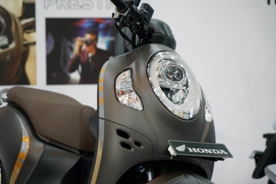 Lampu Led Scoopy. Mari Kenali Lebih Dalam Kelebihan Lampu LED pada Honda Scoopy