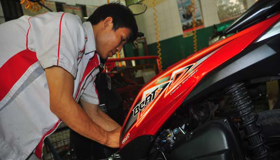 Biaya Servis Motor Honda Beat. Biaya Servis Honda BeAT 2023 untuk 2 Tahun Pemakaian