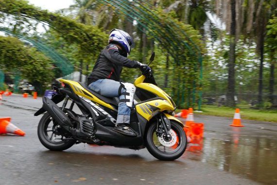 Oli Yamalube Untuk Aerox 155. Oli Yang Bagus Buat Yamaha Aerox 155 Terbaik di Indonesia