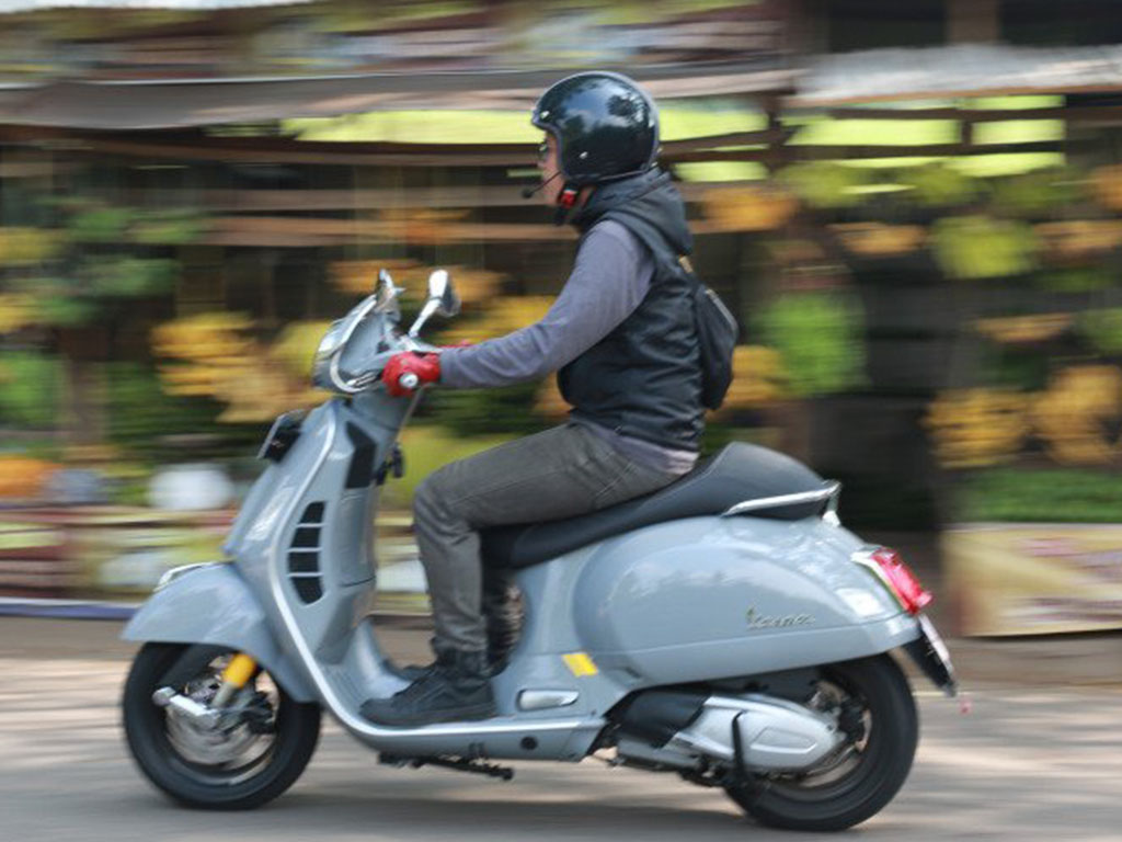 Cara Merawat Vespa Matic. 5 Cara Merawat Skuter Matic Vespa