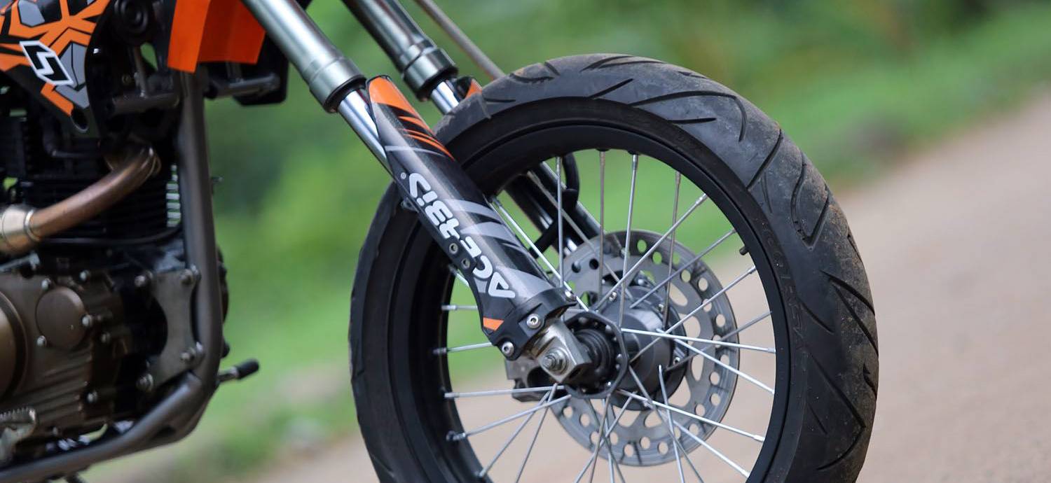 Jenis Ban Untuk Supermoto. Yuk Kenali Tipe Ban Supermoto, Ternyata Banyak!