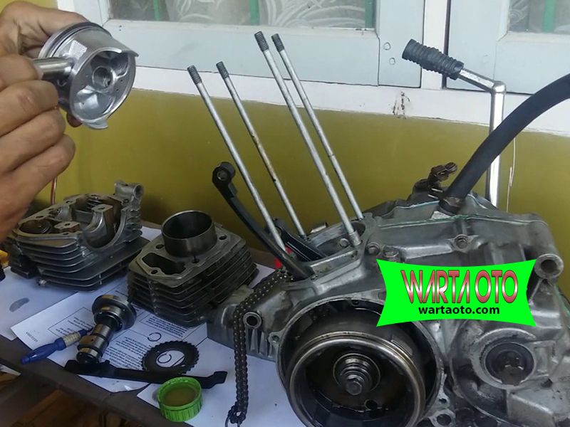 Cara Memasang Piston Yang Benar. Jangan Sampai Terbalik ! Begini Cara Memasang Piston Motor