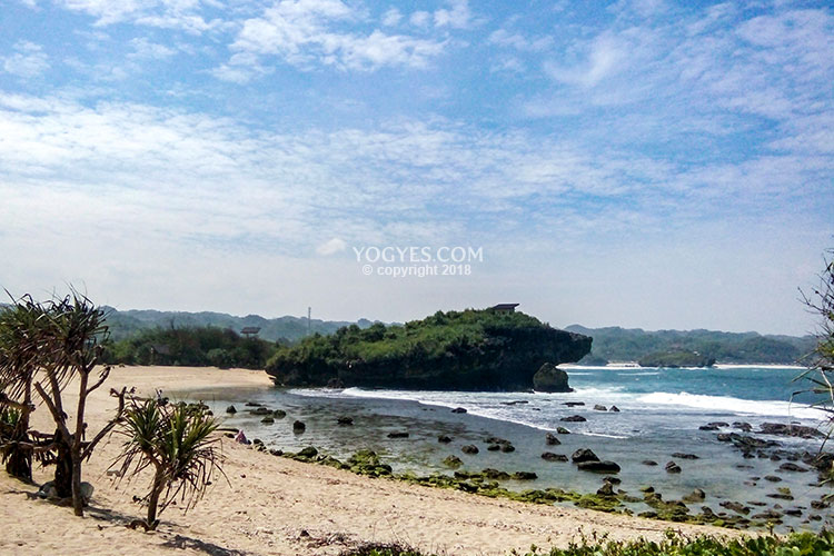 Jalan Menuju Sarangan. Pantai Sarangan, Tempat Wisata di Gunungkidul
